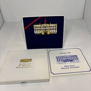 White House Presidential Christmas Ornament 1986